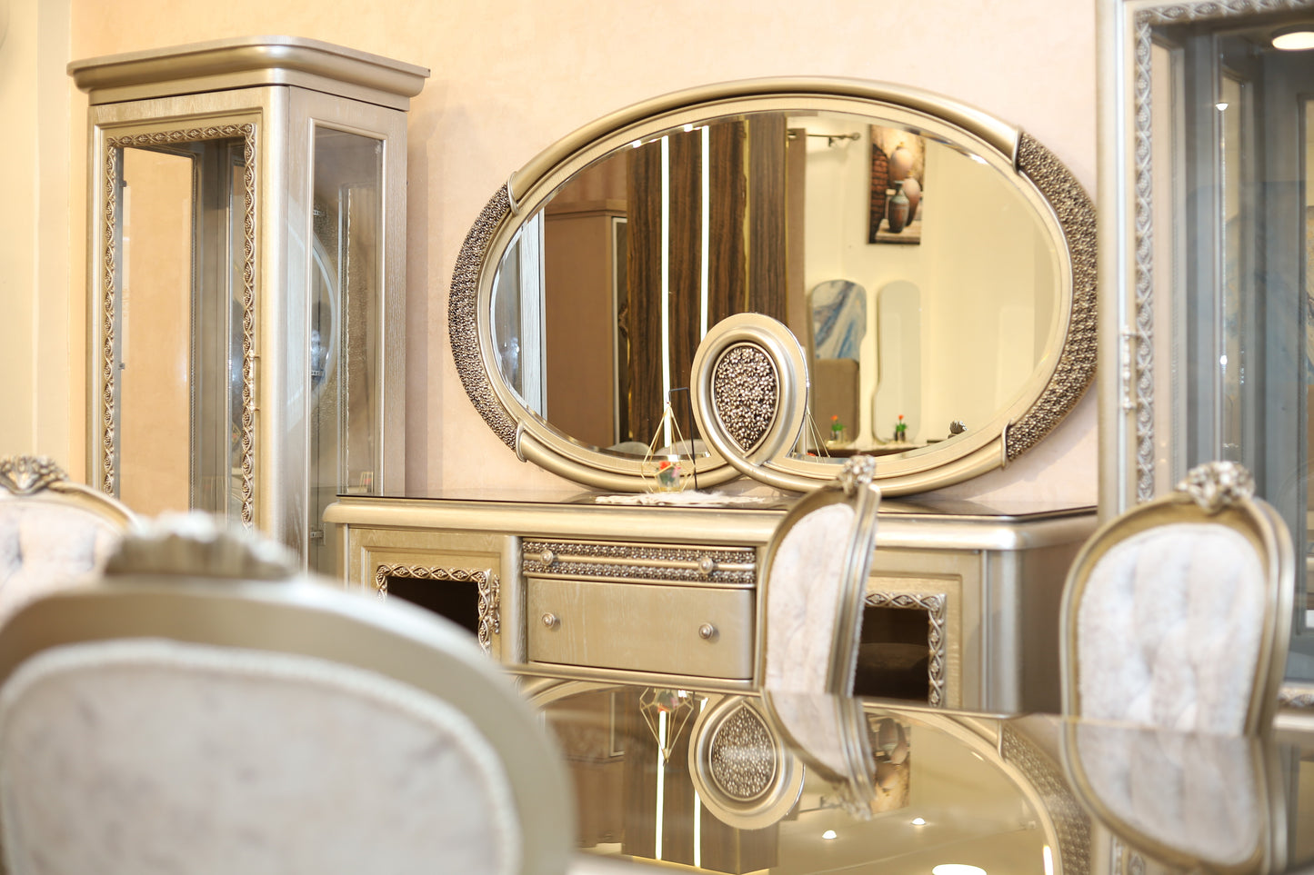Opulentes esszimmer buffet spiegel